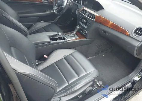 2013 Mercedes-Benz C-Class C 250 из США, поврежденный, VIN WDDGJ4HB2DG023078